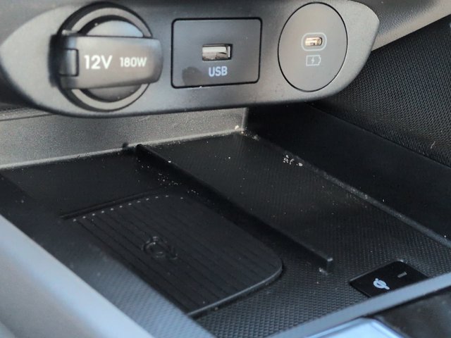 Used 2025 Hyundai Elantra SEL w/ Cargo Package FWD image 21