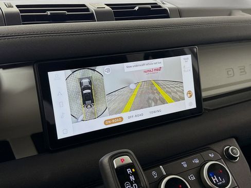 Used 2023 Land Rover Defender 110 image 14