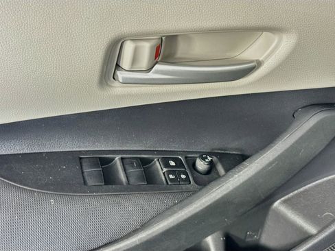 Used 2021 Toyota Corolla LE FWD image 24