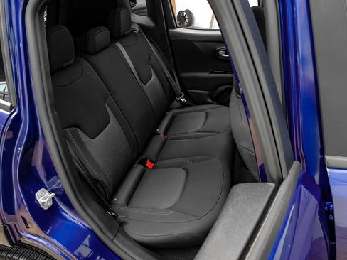 Used 2021 Jeep Renegade Latitude AWD/4WD image 30