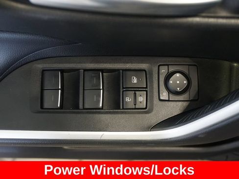 Used 2025 Toyota RAV4 XLE AWD/4WD image 5