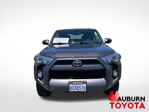 Used 2018 Toyota 4Runner SR5 Premium AWD/4WD image 2