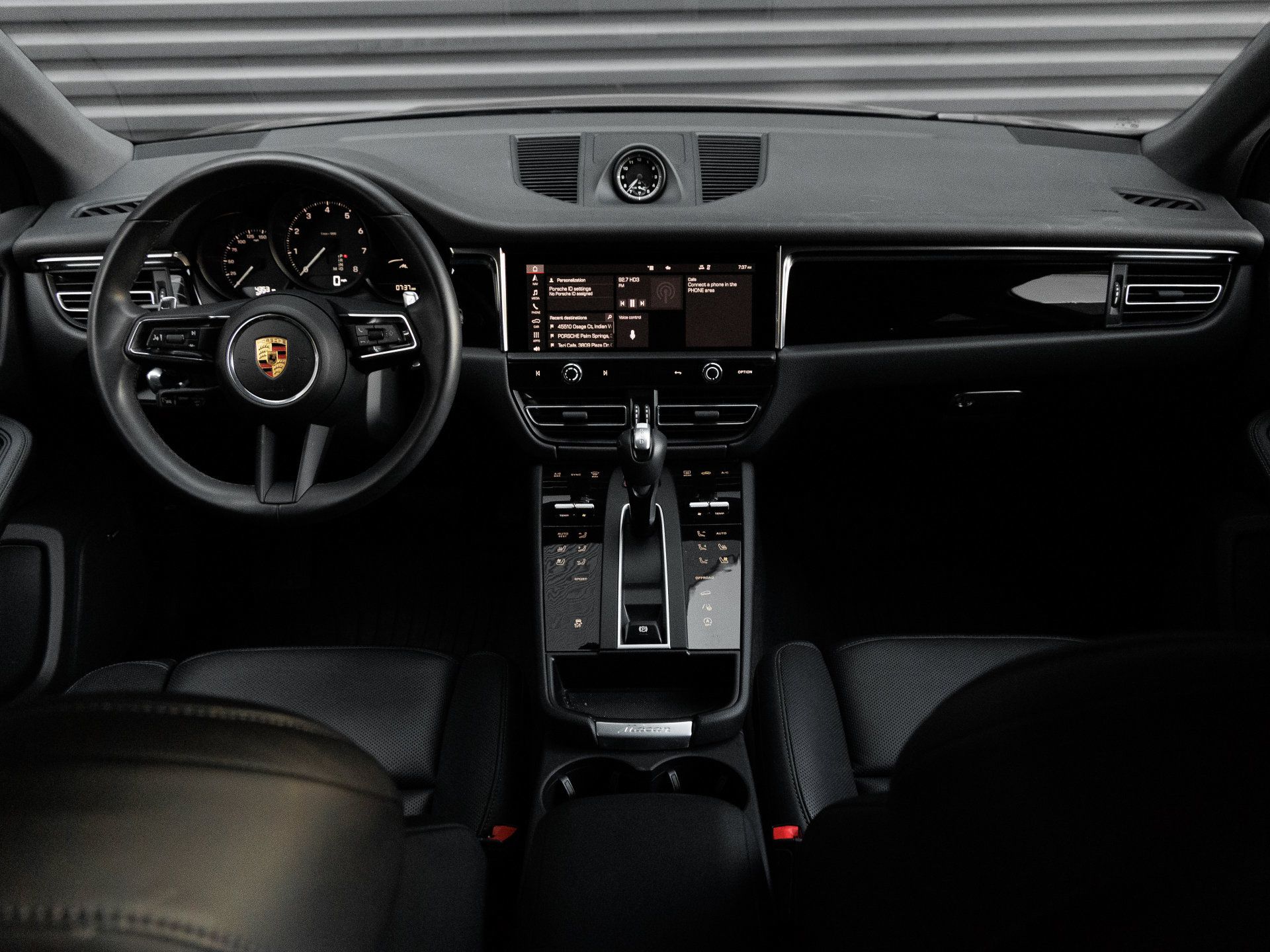 Certified 2026 Porsche Macan AWD/4WD image 16