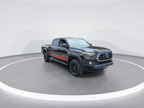 Used 2022 Toyota Tacoma SR5 w/ Technology Package RWD image 3