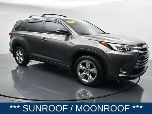 Used 2017 Toyota Highlander Limited AWD/4WD image 2