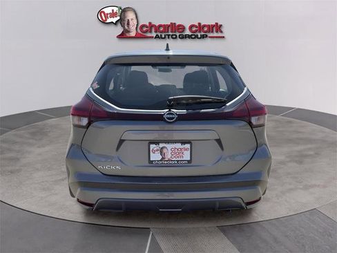 Certified 2025 Nissan Kicks Play S image 5