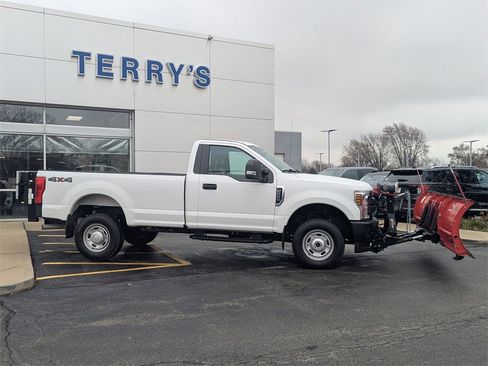 Used 2019 Ford F250 XL w/ Power Equipment Group image 2