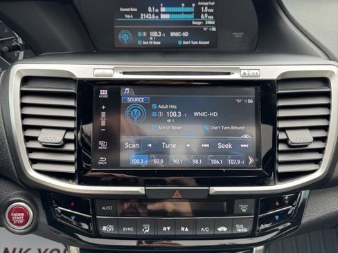 Used 2017 Honda Accord EX image 18