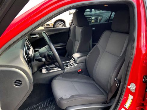 Used 2015 Dodge Charger SXT w/ Driver Confidence Group image 7