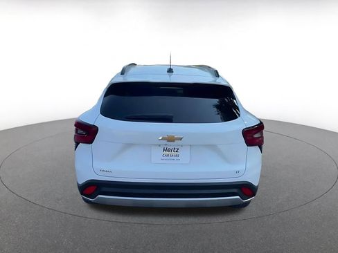 Used 2025 Chevrolet Trax LT image 12