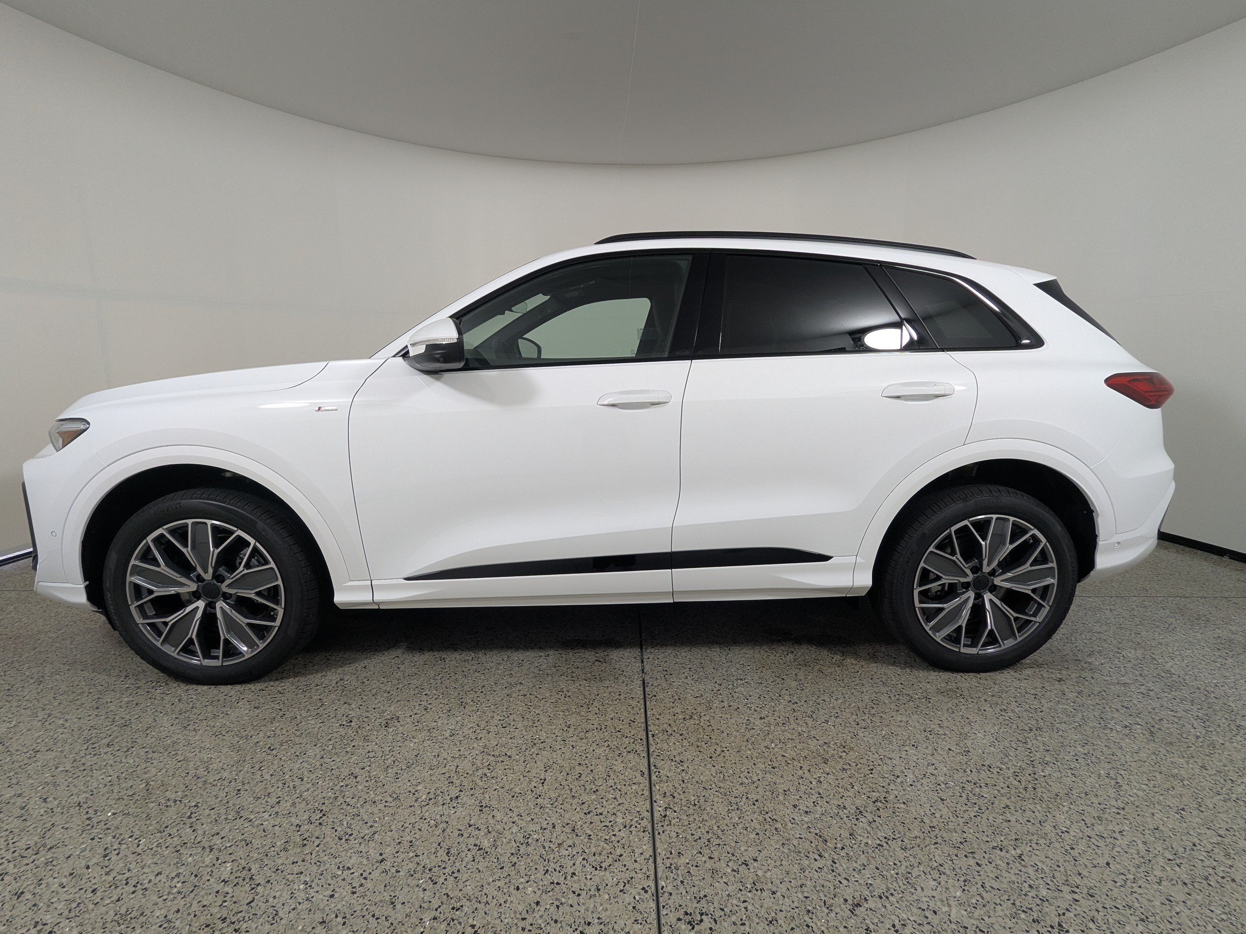 New 2026 Audi Q5 Prestige AWD/4WD image 4