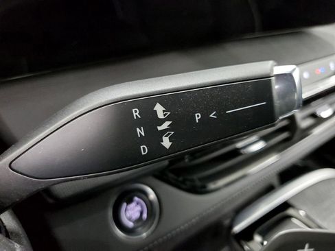 Used 2025 Buick Enclave Preferred image 32