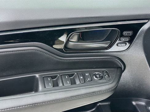 Certified 2025 Honda Odyssey Touring image 21