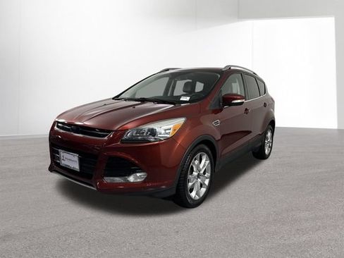 Used 2014 Ford Escape Titanium w/ Equipment Group 401A FWD image 2