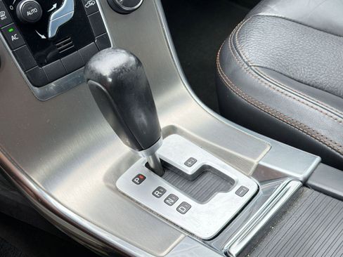 Used 2012 Volvo XC60 3.2 Premier image 17