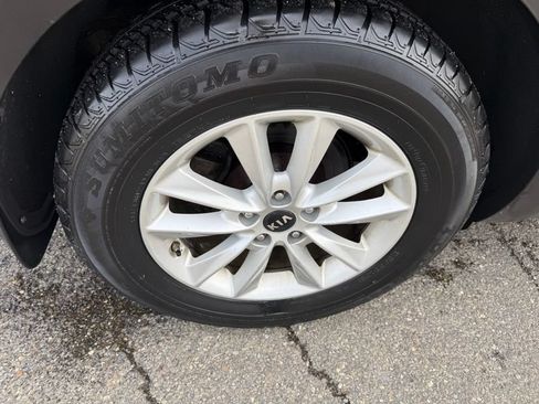 Used 2019 Kia Sorento AWD w/ LX Convenience Package image 14