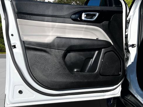 Used 2024 Jeep Compass Limited image 22