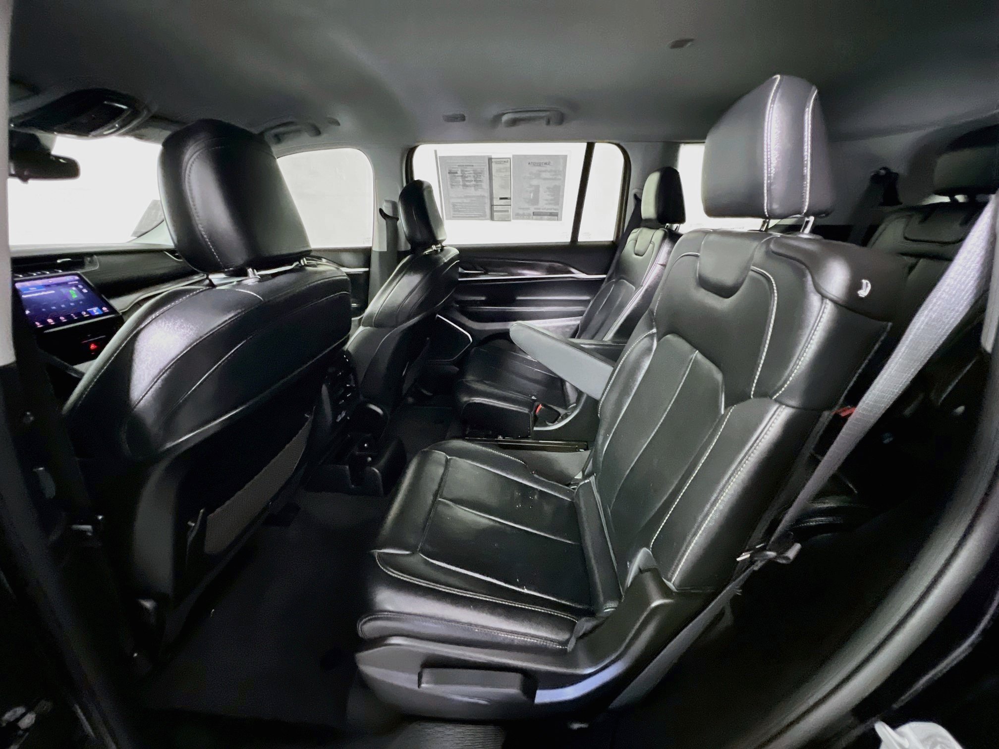 Used 2022 Jeep Grand Cherokee L Limited RWD image 28
