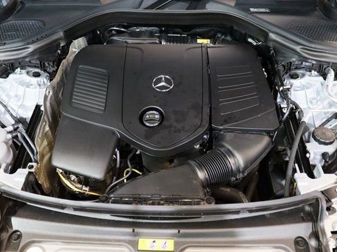 Used 2024 Mercedes-Benz GLC 300 4MATIC image 30