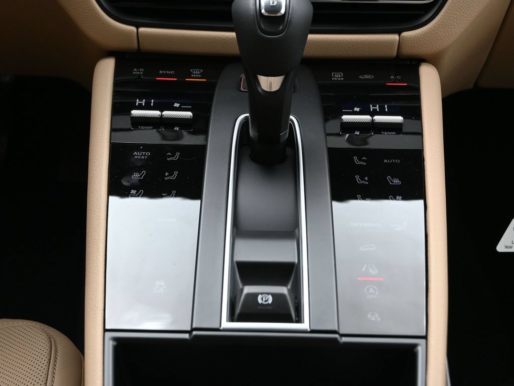 Certified 2026 Porsche Macan AWD/4WD image 23