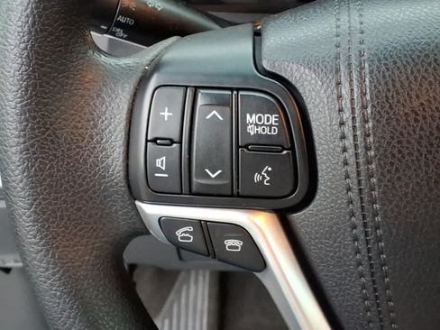 Used 2017 Toyota Sienna LE FWD image 19