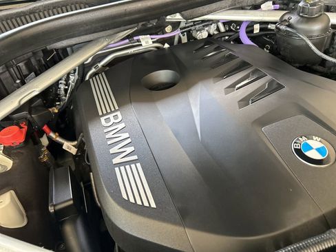 Used 2024 BMW X7 xDrive40i w/ M Sport Package image 12