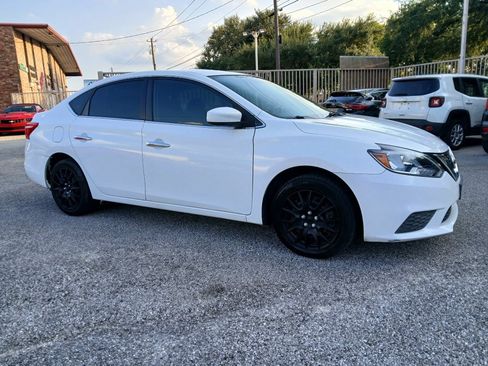 Used 2019 Nissan Sentra S FWD image 1
