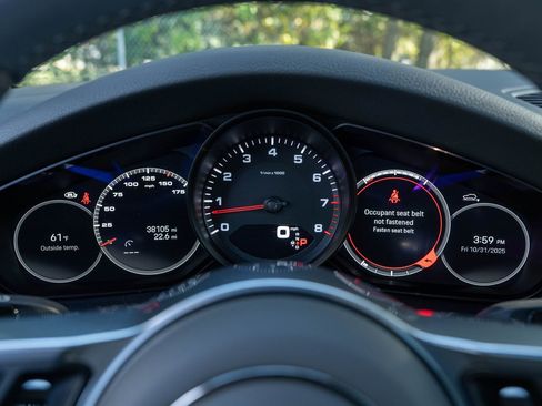 Certified 2023 Porsche Cayenne Coupe image 27