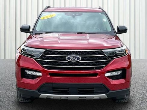 Used 2023 Ford Explorer XLT w/ Equipment Group 202A AWD/4WD image 3