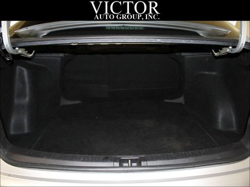 Used 2020 Toyota Corolla LE FWD image 27