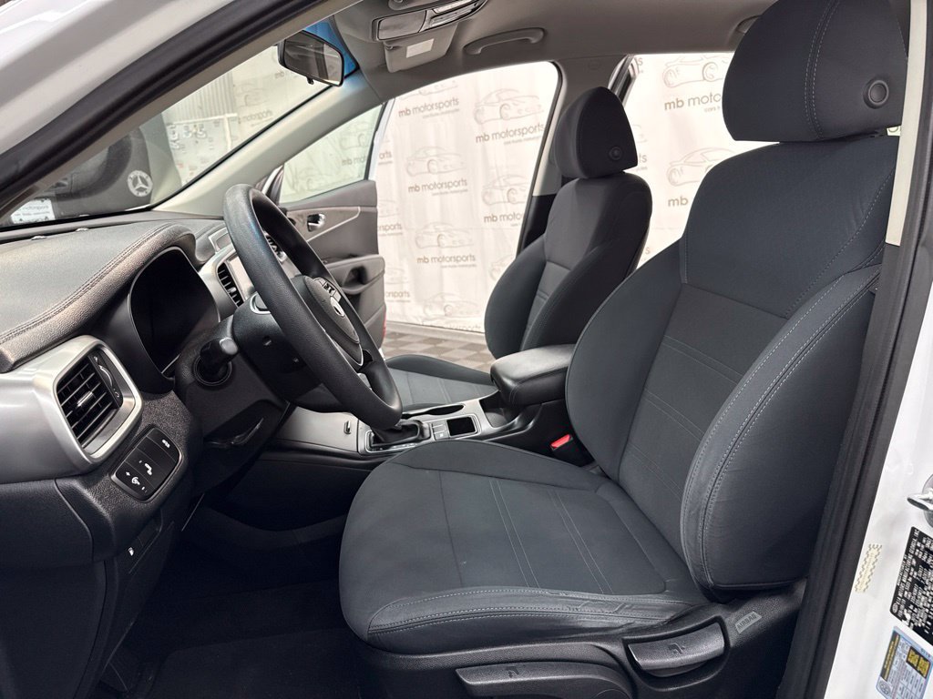 Used 2019 Kia Sorento FWD image 13