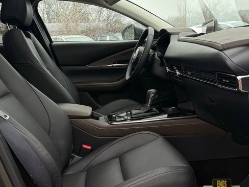 Used 2025 MAZDA CX-30 AWD 2.5 S w/ Premium Package image 9