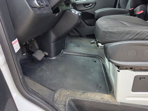 Used 2019 Freightliner Sprinter 144 RWD image 28