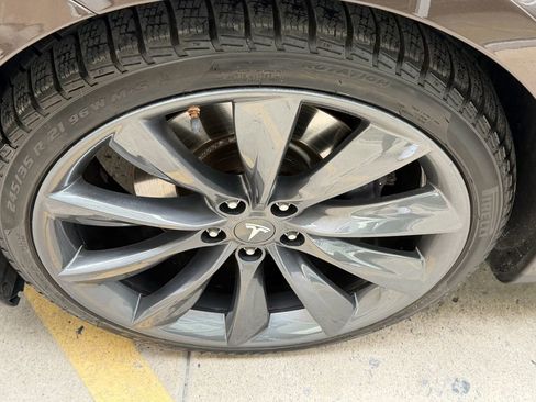 Used 2013 Tesla Model S Performance image 12