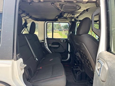 Used 2019 Jeep Wrangler Unlimited Rubicon AWD/4WD image 10