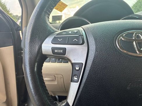 Used 2011 Toyota Highlander Limited AWD/4WD image 9