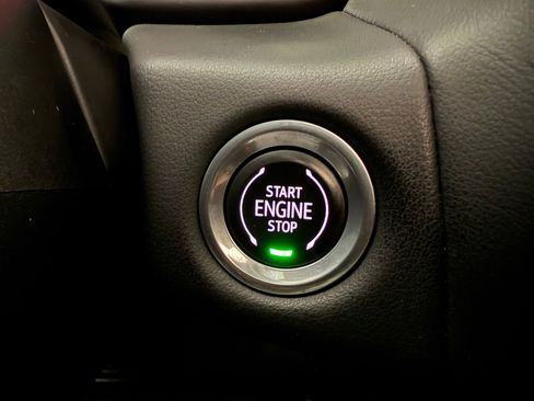Used 2021 Chevrolet Tahoe Z71 w/ Z71 Signature Package AWD/4WD image 29