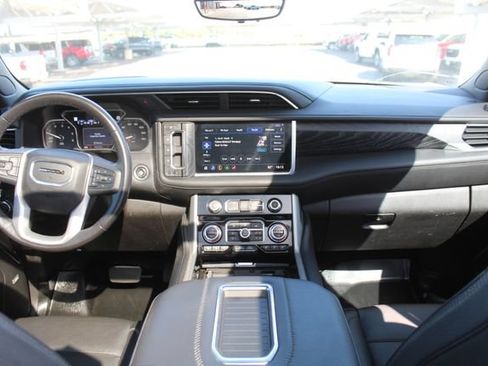 Used 2021 GMC Yukon Denali w/ Denali Premium Package AWD/4WD image 24