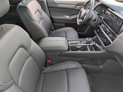 New 2026 Nissan Pathfinder SL w/ SL Premium Package (P04) FWD image 24