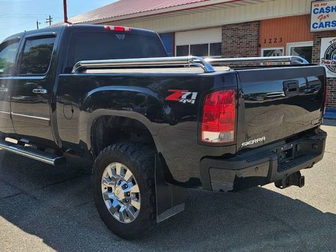 Used 2014 GMC Sierra 2500 Denali w/ Suspension Package, Off-Road AWD/4WD image 6
