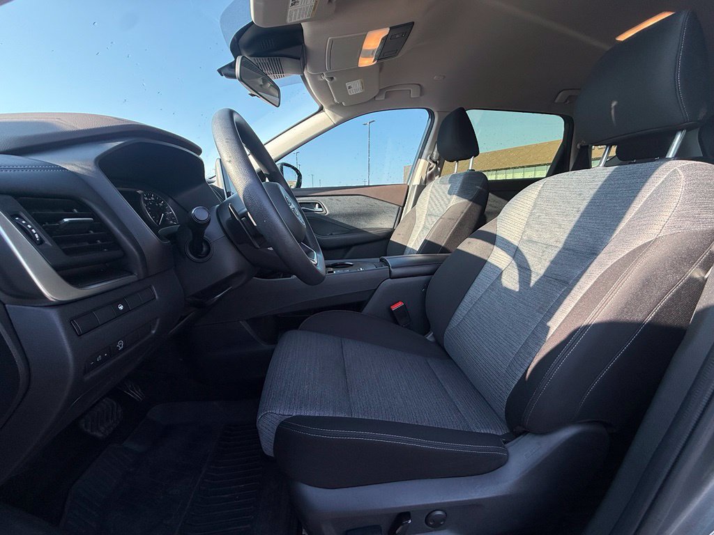 Used 2023 Nissan Rogue SV FWD image 22