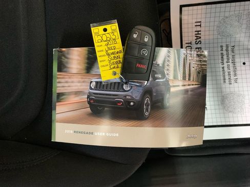 Used 2018 Jeep Renegade Latitude image 28