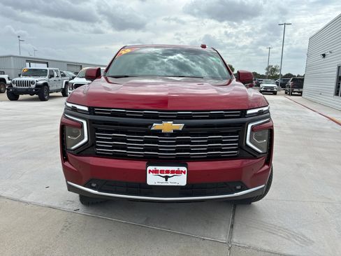 Used 2025 Chevrolet Tahoe High Country RWD image 2