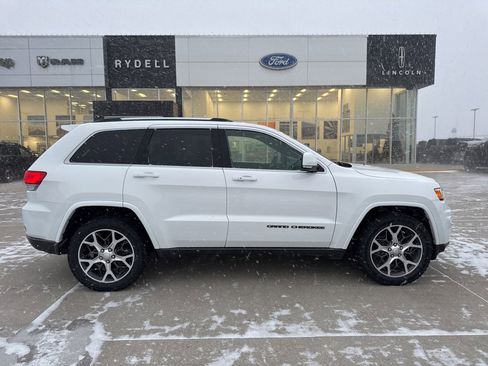 Used 2018 Jeep Grand Cherokee Limited image 2