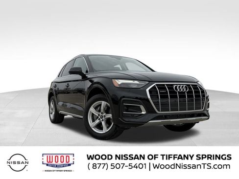 Used 2023 Audi Q5 2.0T Premium w/ Convenience Package image 1