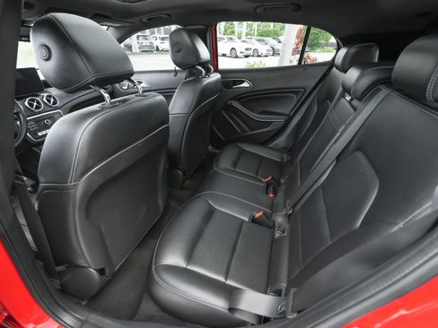 Used 2019 Mercedes-Benz GLA 250 image 31