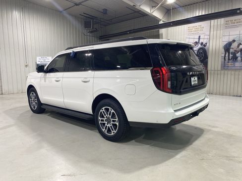 Used 2025 Ford Expedition Max Active AWD/4WD image 5