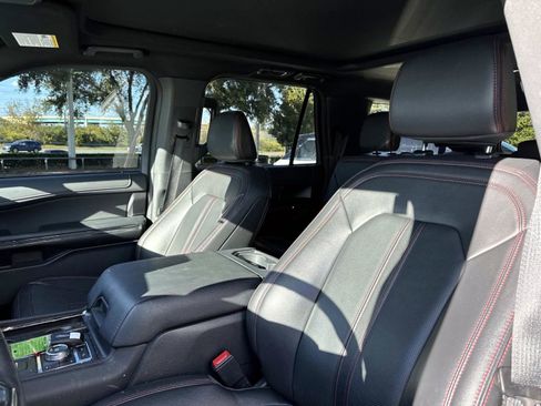 Used 2024 Ford Expedition Max Limited image 11