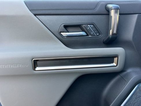Used 2024 GMC Hummer EV 3X image 11