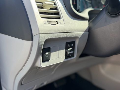 Used 2012 Toyota Corolla L FWD image 17